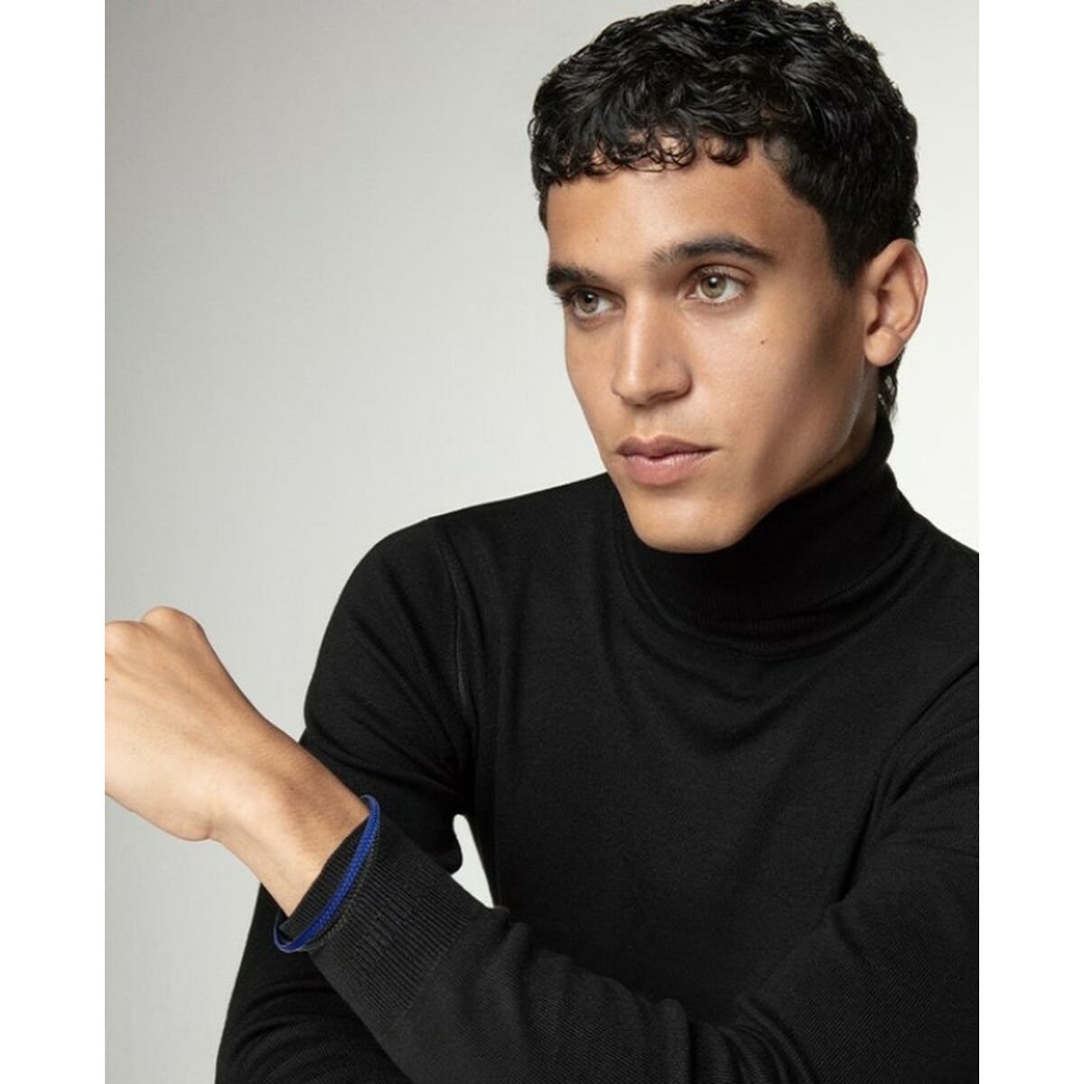 V2H8A19BF44952EB3565F8ACE2D174D27A8R6850099P2