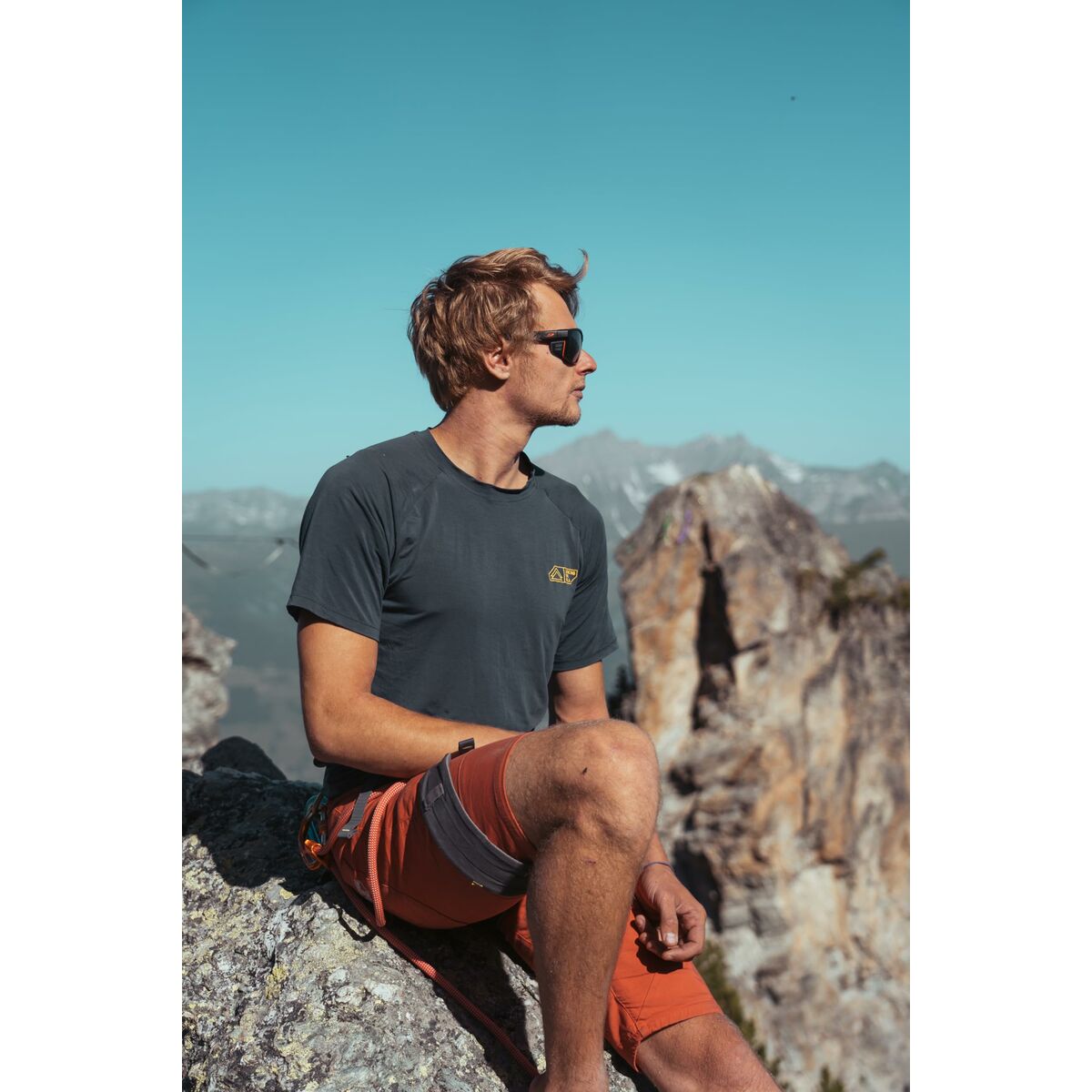 V2HBB795F00662E02279A69D6AB724EBACAR6835112P6