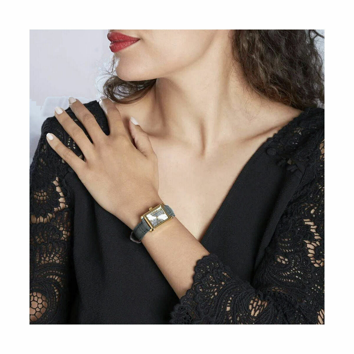 V5HA10D4A5F9AD2C5A3180AE1D3F9E6884AR7472758P4