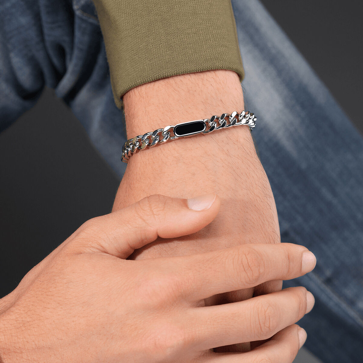 V2H0914865474E7B9BAC7B3BA8E1AA9AC0AR7437584P4