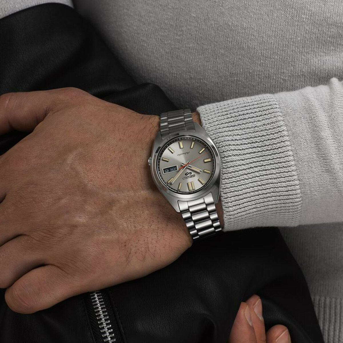 V2HF0EDDD044C3C8FADCF0D77C80465F6DCR5664602P5