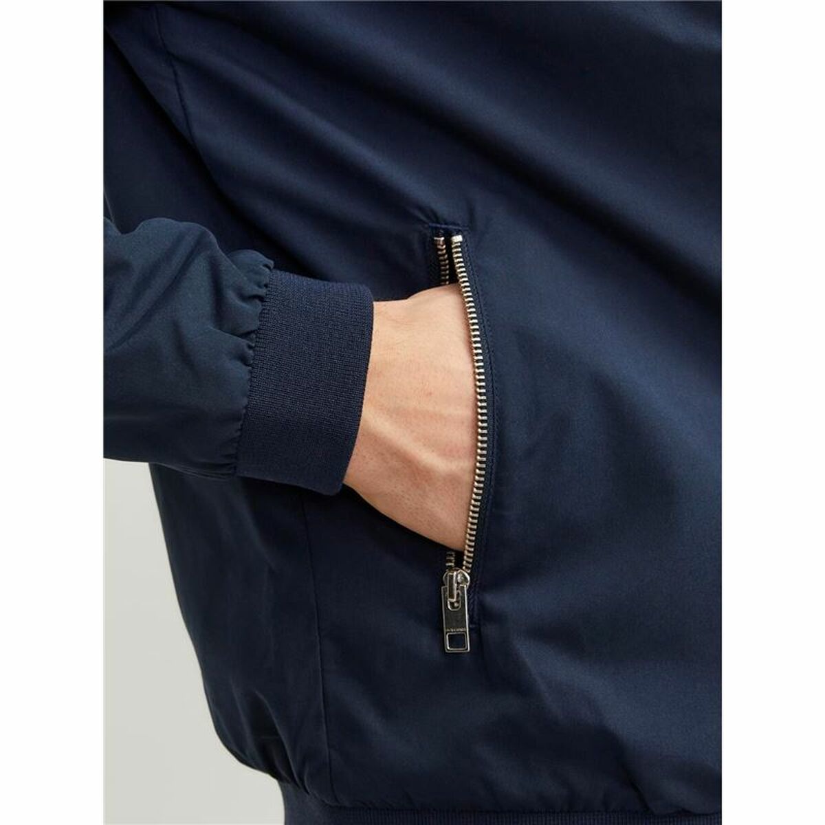 V3H9E277275EECE31737425B54B4216A9A8R6175582P5