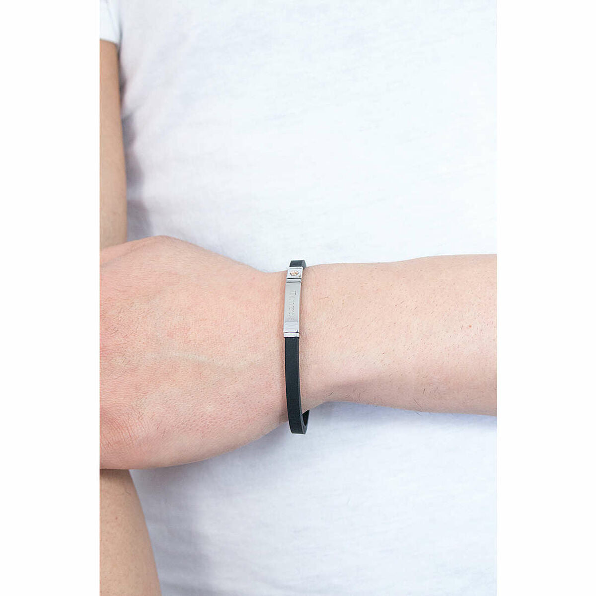 V5H27DA67E62BF124F2164C83E8C5E1DFC7R3101625P3