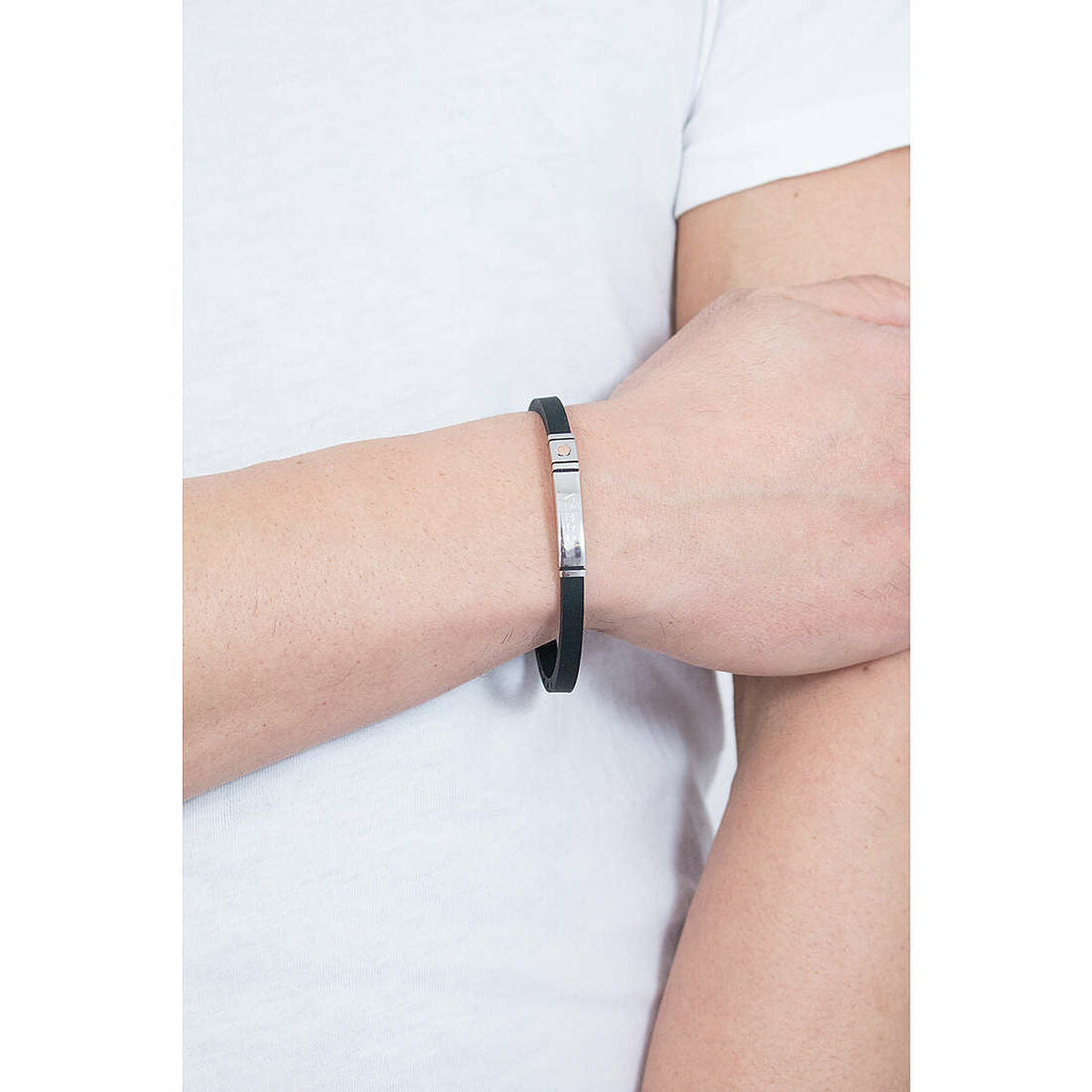 V5H5D124E68B2F5390060AE633016BACE24R3101635P3