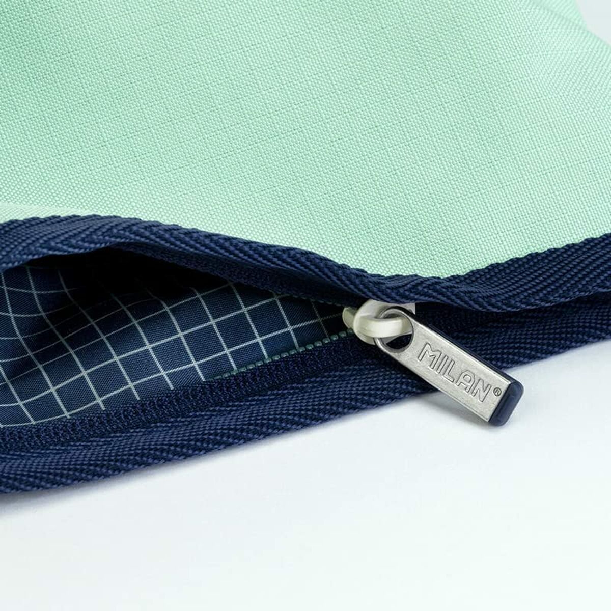 V7H99FB87E4CF76352221E36D2FFDF6DC4FR4923155P3