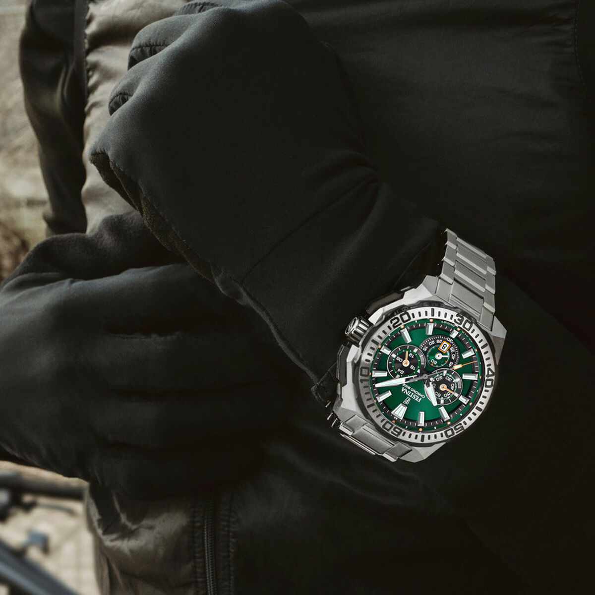 V2HA077B679DAD38D29AF5E8D6133E5B219R5664377P4