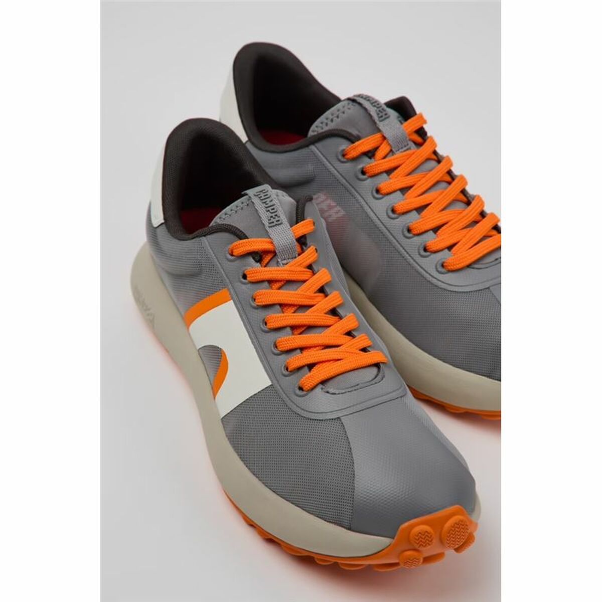 V2HE4E21B1B8A44815CD081F7B7B2B93D75R6990664P3